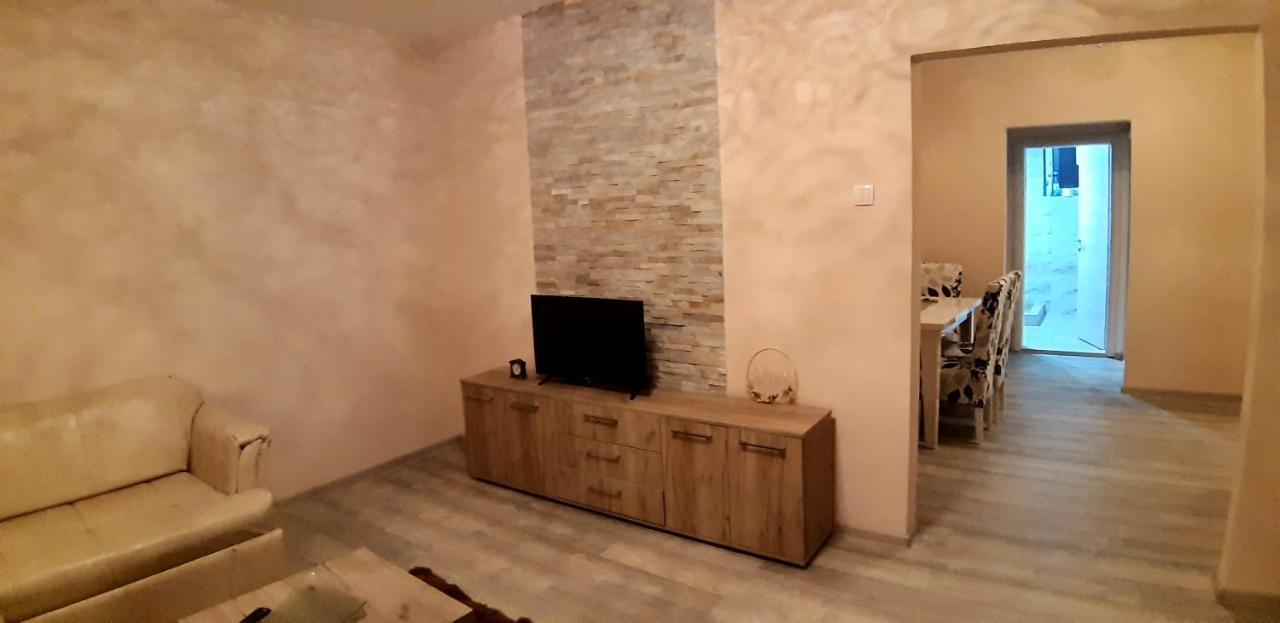 Lux Apartman Čačak 外观 照片